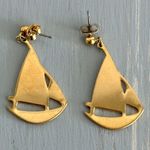 Sail Away W Me! Gold Tone & Ivory Enamel Vintage Sailboat Pierced Earrings Multiple Photo 4
