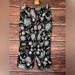 Loft Flower 3/4 Pants. Size Petite/Small. Adjustable Drawstring Waistband. Photo 2