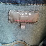 Torrid Jean Jacket Size 2 Feel The Fit Stretch Ombre Photo 2