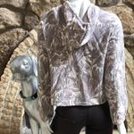 Lovestitch  Leaf Print Camo Cropped Hooded Pink Gray Sweatshirt Women's Small Photo 3