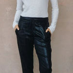 Bella Dahl  - Chelsea Luxe Pocket Jogger - Black Photo 0