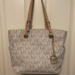 Michael Kors Vanilla Large Jet Set Tote Bag Photo 0