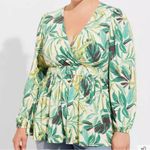 Torrid  womens size 0(10) textured Knit Surplice Puff Sleeve Babydoll Top v neck Photo 7