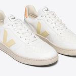 VEJA V10 CWL White Sun Peach Trainers Vegan Leather Eco Friendly Lace Up Sz 6 Photo 0