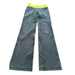 Lululemon  Women's‎ Gray Flared Yoga Pants Activewear sz 2 Photo 2
