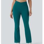 Halara NWT  Daystretch high waist cross over Flare leggings size XL yoga stretch Photo 2