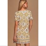 Lulus Lulu’s Dandy Lion Yellow Print Short Sleeve Shift Dress Size S Photo 2