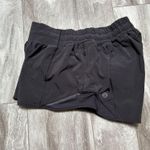 Lululemon Hotty Hot Low-Rise Lined Short 2.5 Photo 2
