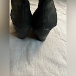 Zodiac black Knee Photo 4