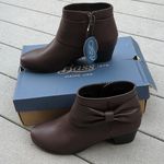 NWT G.H. Bass Bethany Bow Ankle Booties | G.H. Bass Brown Bow Ankle Boots Size 10 Photo 0