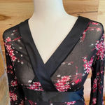 New York & Co. Japanese Flower shirt‎ size Small Photo 1