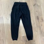 Lululemon High-Rise Scuba Joggers Full-Length Photo 4