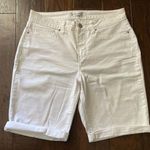 Croft & Barrow  Women’s Stretch Shorts Photo 0