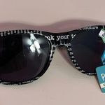 Newspaper print sunglasses Photo 0