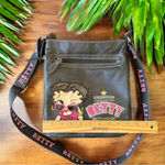 Betty Boop Crossbody Bag - Black & Pink Photo 11