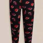Torrid Black Full Length Comfort Waist Premium Leggings “Lips” Print Size L (0) Photo 3