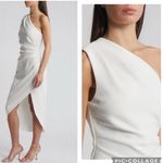 Elliatt ‎ Xara One Shoulder Crepe Asymmetrical Dress White S Photo 2