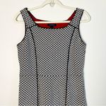 Lands End Knit Dress Black White Geometric Fit Flare Knee Length Sz 8 Sleeveless Photo 2