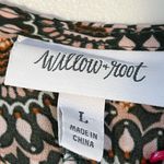 Willow & Root Elegant Brown Patterned V Photo 4