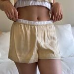 ZARA Beige Satin Effect short Photo 3