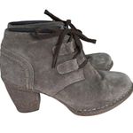 Clarks  Carleta Lyon Suede Gum Sole Heel Booties Women's Size 7.5 Photo 3