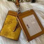 Coach RARE HARD TO FIND “ Lanyard Card
Case Set with Horse & Carriage Print Photo 0