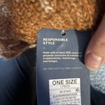 Universal Threads NWT Women's winter hat Photo 3