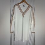 Noracora Elegant White V Photo 1