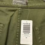 Torrid NWT Women  Green Crop WideLeg Stretch High-Rise Patch Pocket Pants Size 24 Photo 4