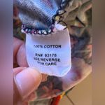 FOR THE REPUBLIC short-sleeved t-shirt with an all-over floral print. The shirt features Photo 9