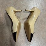 Coach NWD  Zan Pointed Toe Pumps Size 6.5B Tan & Black Leather Heels Photo 3