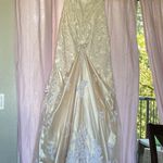 Stella York 6064 style wedding dress mermaid lace straps zip up bustles Size 6 Photo 13
