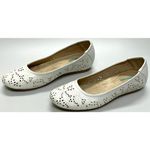 Baretraps  Mariah Memory Foam Cut Out White Flats Women's Size 9 M Photo 3