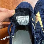 Brooks  Vanguard sneakers in navy blue suede with gold accents size 7 Photo 7