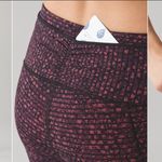 Lululemon Outrun 17" Crop - Shatter Weave Dust Coral Plum / Black - 4 Photo 12