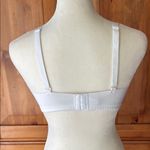 Maiden form Elegant White Lace Bralette. Size large. Lace. Wireless. Photo 2