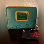 Lounge Fly  Stranger Things Hawkins High Zip-Around Bi-Fold Wallet Netflix Fandom Photo 2