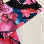 Lululemon Secret Garden Crops Sz 6 Photo 4
