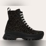 P448 . Denise platform leopard lace up boots Photo 2