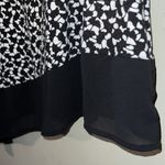 August Silk  medium womens black white ditsy lace sleeveless scoop neck tank knit Photo 2