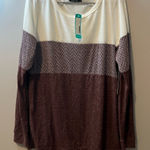 Pink Clover  White Knit Top Photo 0