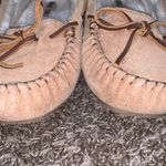 Minnetonka  leather moccasins woman size 10 faux fur lining Photo 1