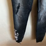 Aeropostale Black Highwaisted Floral Embroidered Raw Hem Jeggings Denim Jeans Photo 3