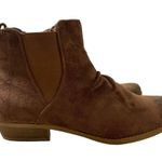 Very G The Buckle  Cognac Brown Ankle Chelsea Boots 8US Medium Women’s Soft Suede Photo 7