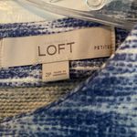 Ann Taylor  Women's Patterened Short Sleeve Dress Size 2P Blue & White Photo 5