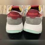 Reebok classic leather Legacy Sz 4.5 / 6.5 women’s euc Sneakers Athletic Gray Photo 3