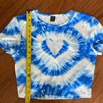 SheIn Blue & White Heart Tie dye cropped t-shirt - Size small Photo 6