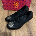 Tory Burch  black gold wedge heeled pumps shoes women’s 7 Photo 1