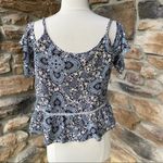 Sans Souci  cold shoulder short Top Photo 2