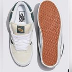 Vans Knu Mid in White and Green Women
8.0 US Photo 3